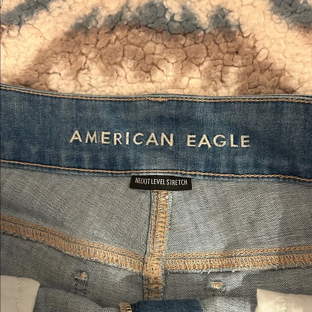 American Eagle Outfitters Light Blue Artist Crop Jeans 🦅 - Picture 2 of 8